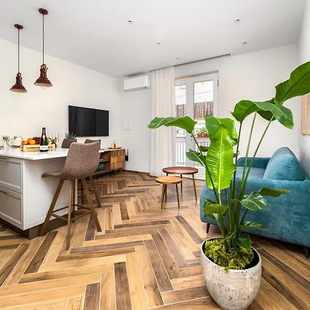 Futura Funky House - De Vivo Realty Sorrento